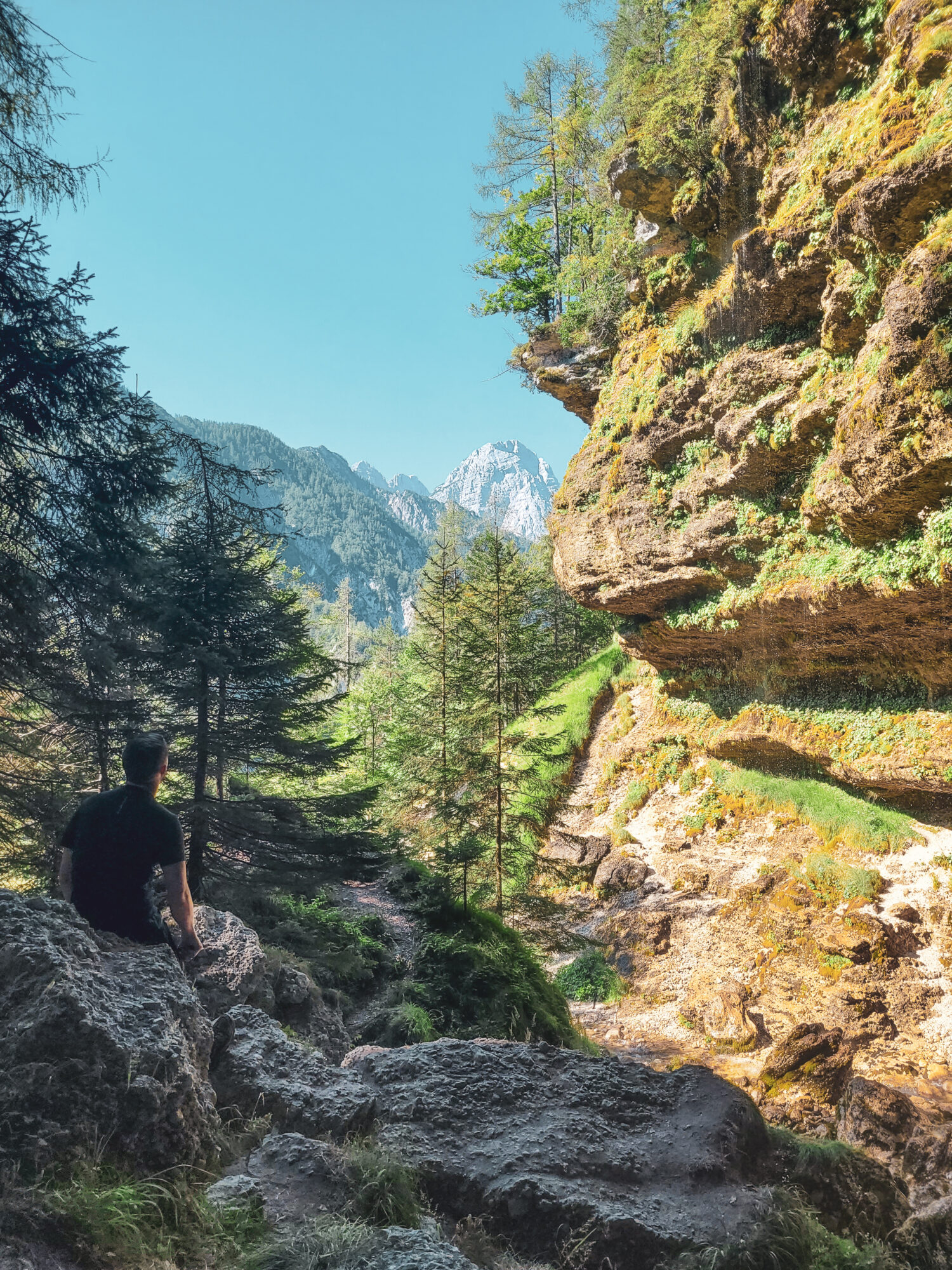 Vue sur le Triglav depuis la cascade Pericnik supérieure, Slovénie